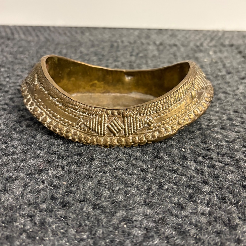 Vintage Brass Offering Bowl Trinket Dish Ornate Repousse Decorative Vessel